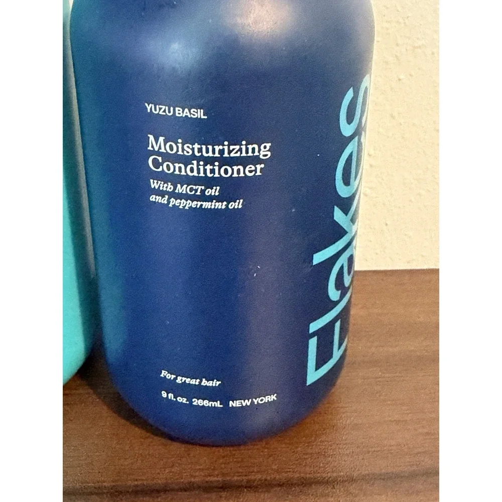 Flakes Moisturizing Anti-Dandruff Conditioner  Yuzu Brazil 9 oz NEW Sealed
